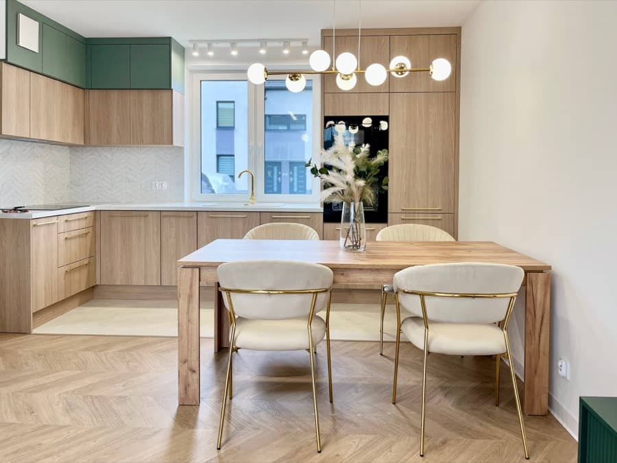 Kuchnia z jadalnią - Apartamenty Wrzosowa